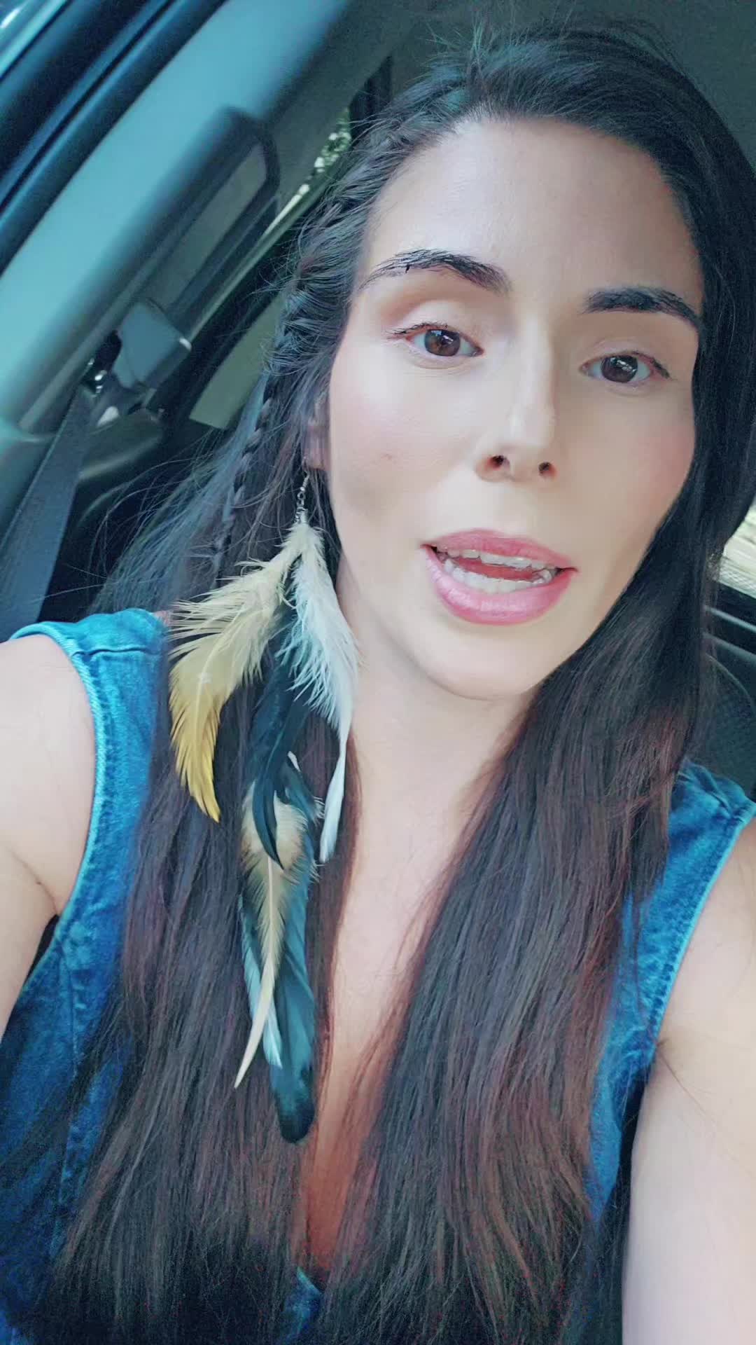 @Lyana Alicia Bena429