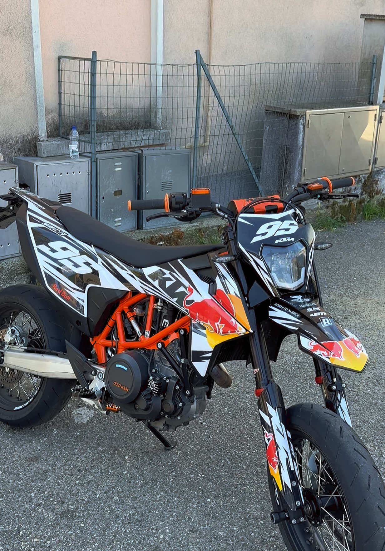 @TAURUS GRAPHICS
