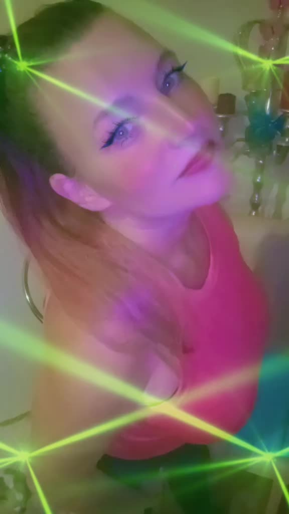 @ₕₑₐd🦋 Qᵤₑₑₙ Wₒₙₙᵢₑ