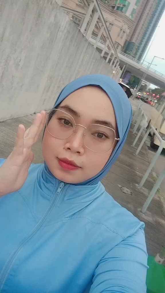 @Queen_Bee๐๐ญ๐ฐ