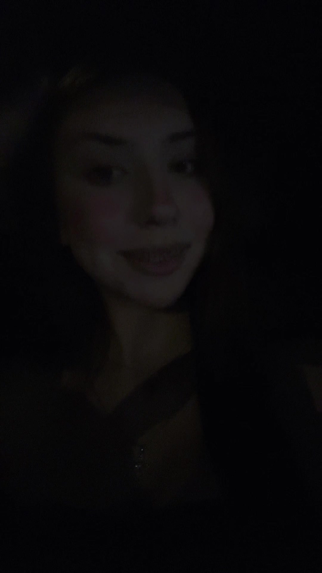 @bella🖤