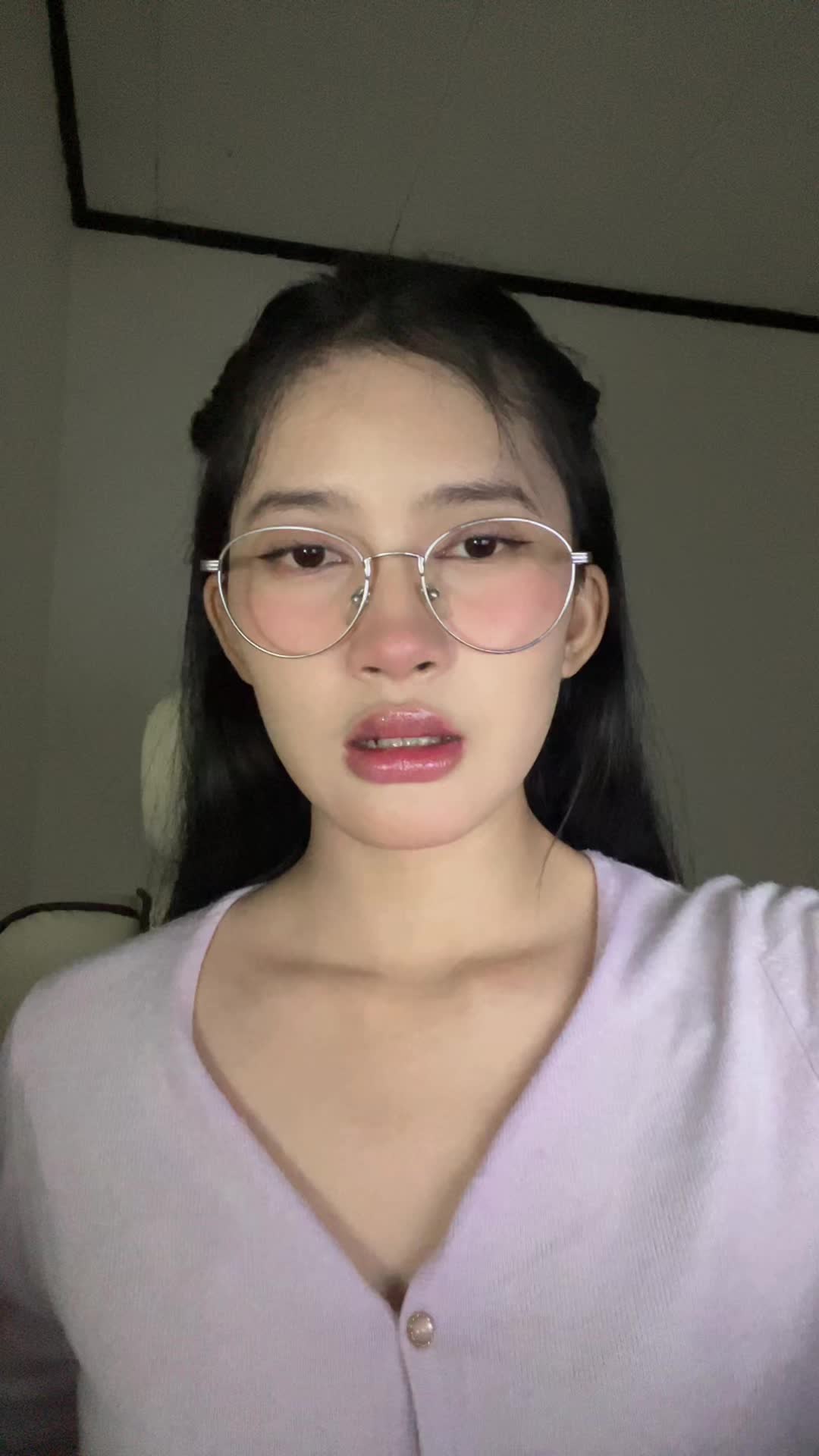 @elliciousy