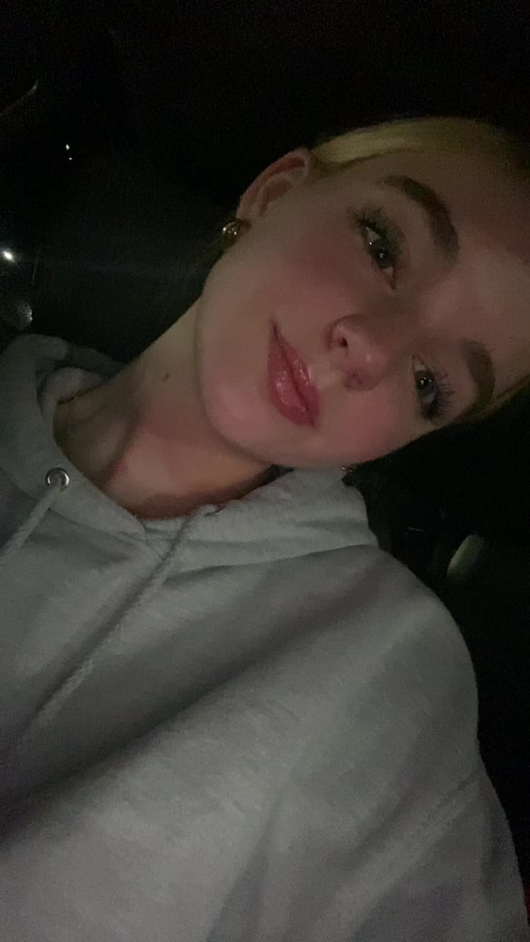 @isabella