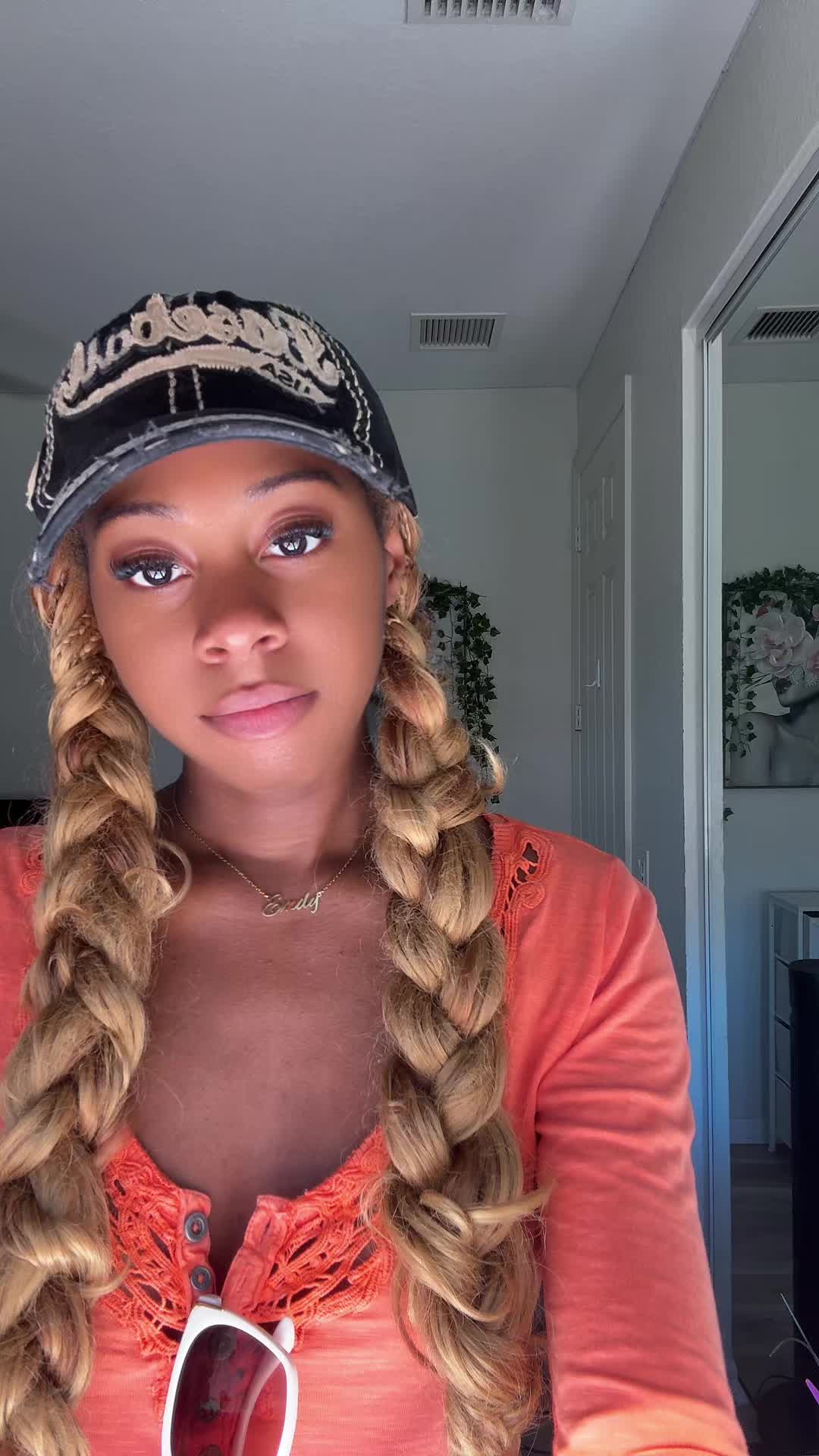 @Dollface