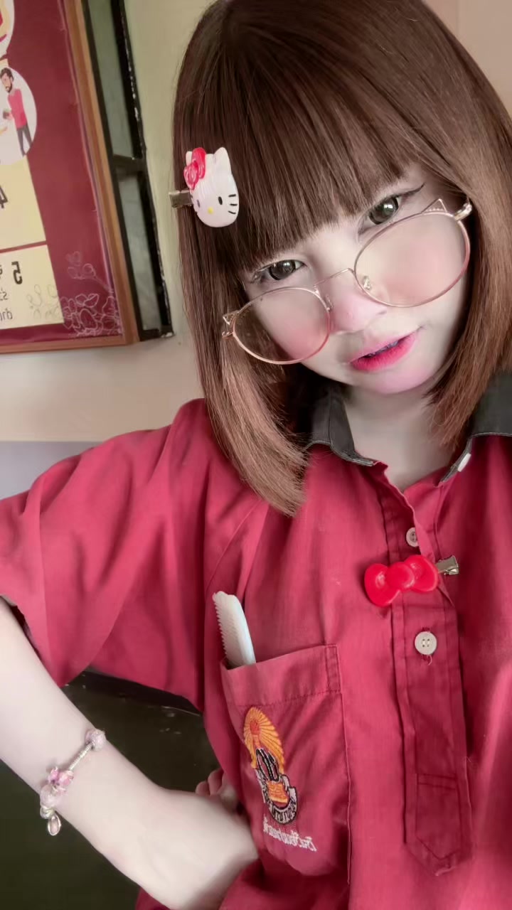 @รู้ไหมทำไมกูถึงใส่เเว่น😏😏