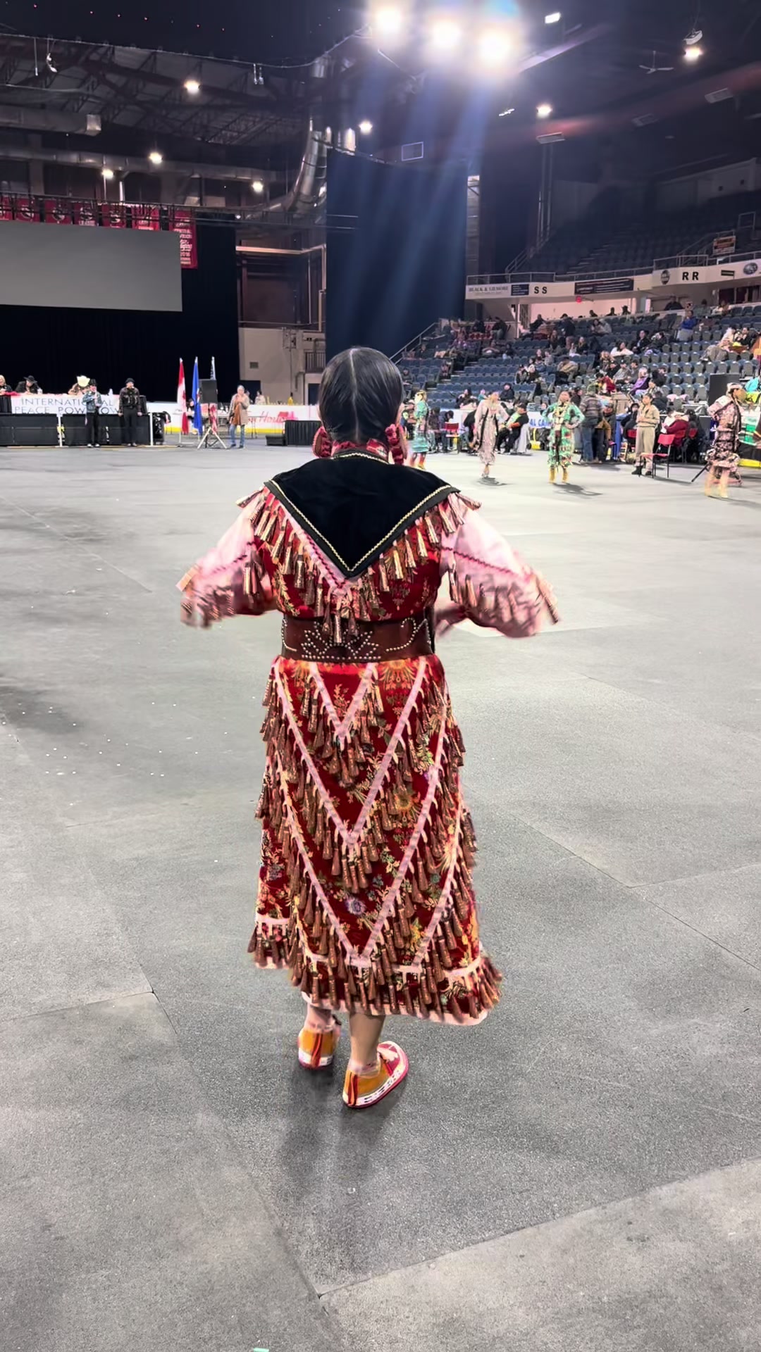 @ᐃᓯᓂᐩ ᐃᐢᑫᐧᐤ