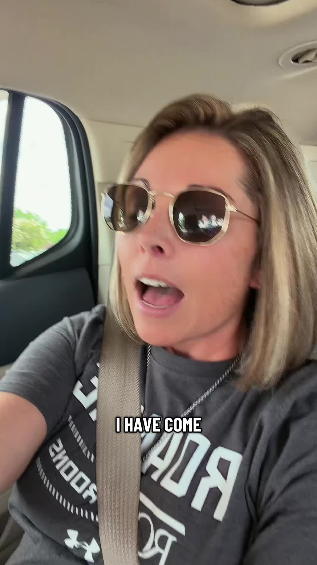 @momica_mama