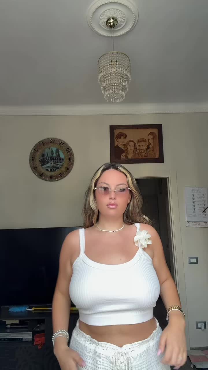 @Eliza🇦🇱