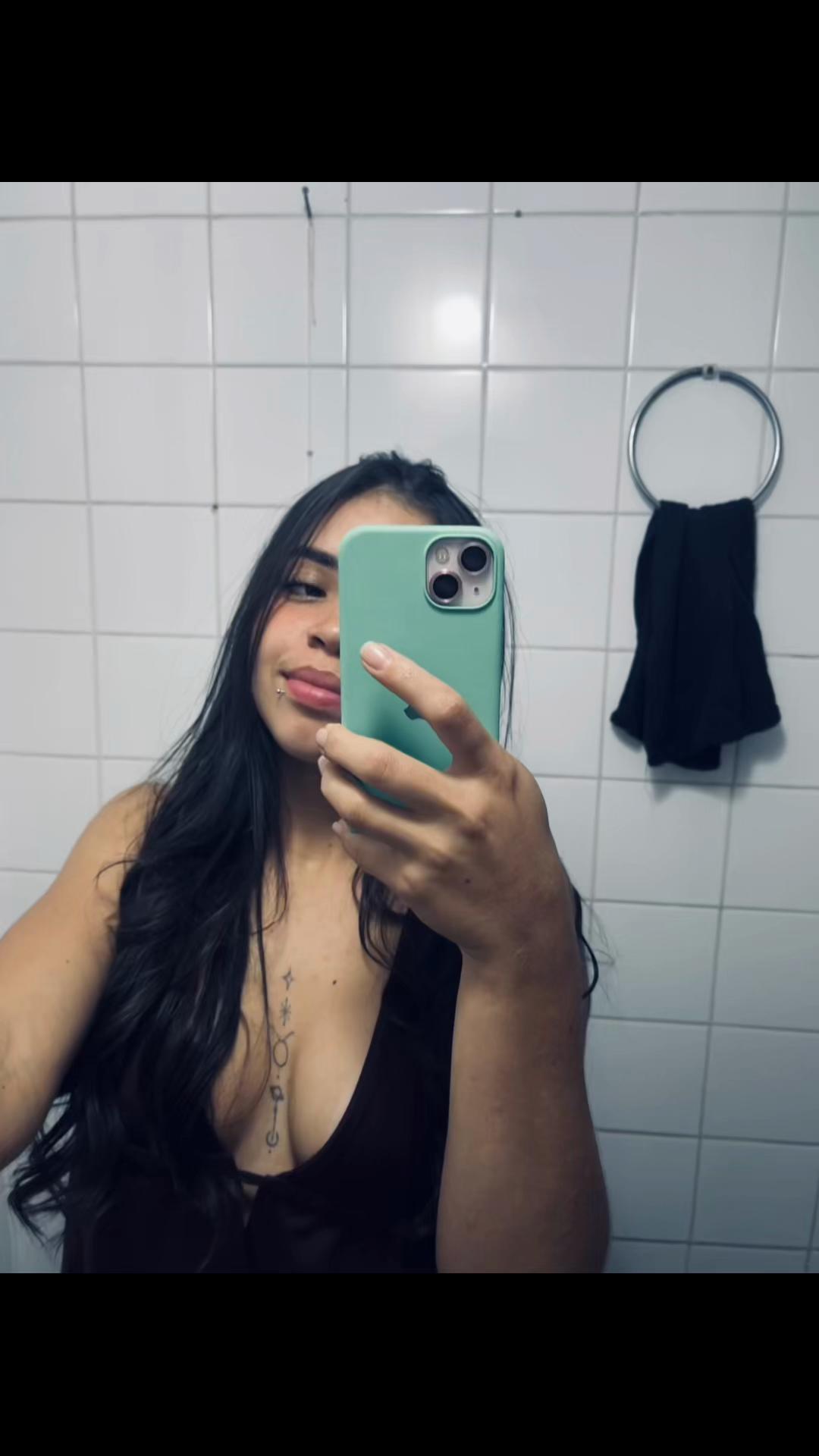 @Jamilly_t