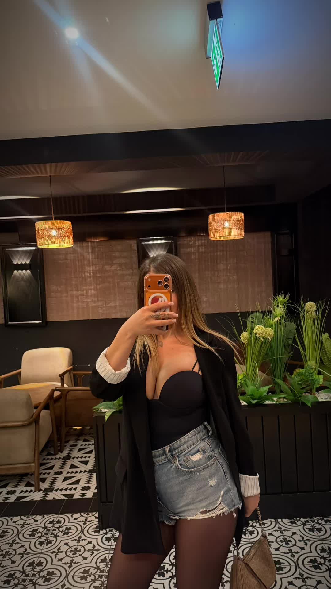 @𝒜𝓃𝒾𝓉𝒶_🦋
