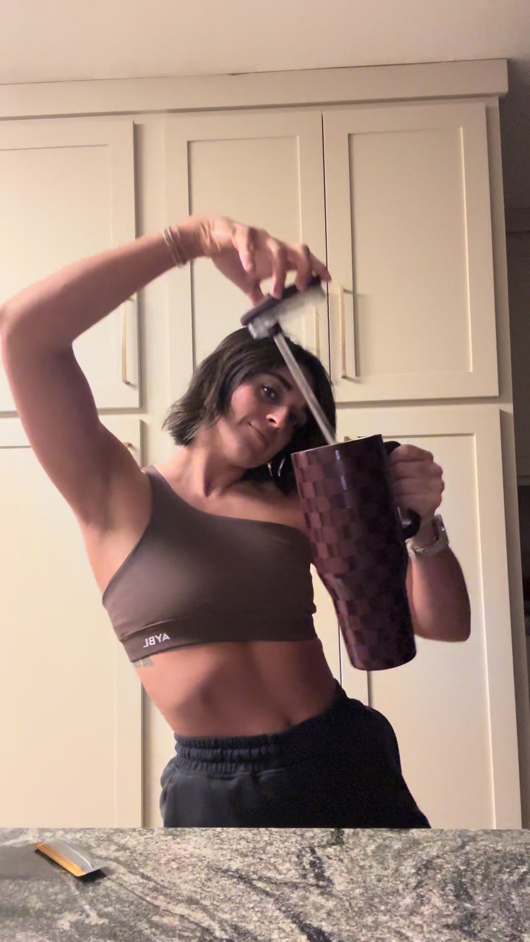@kzinolli
