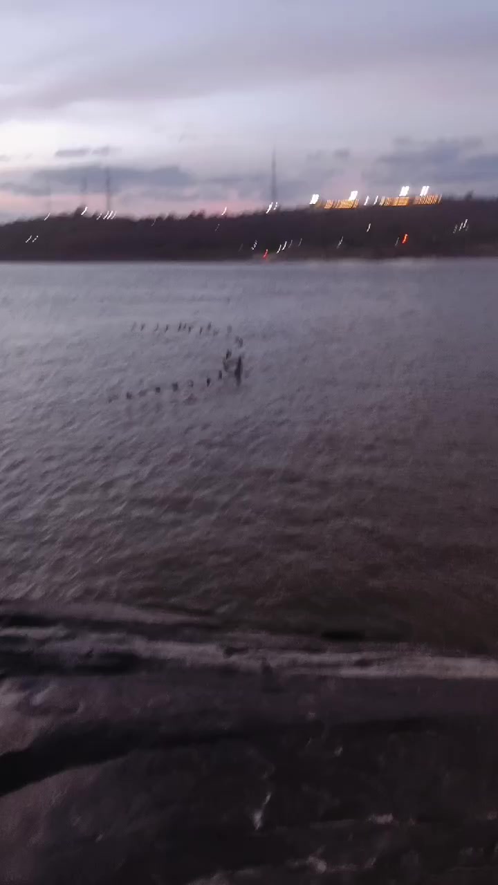 @🌩️