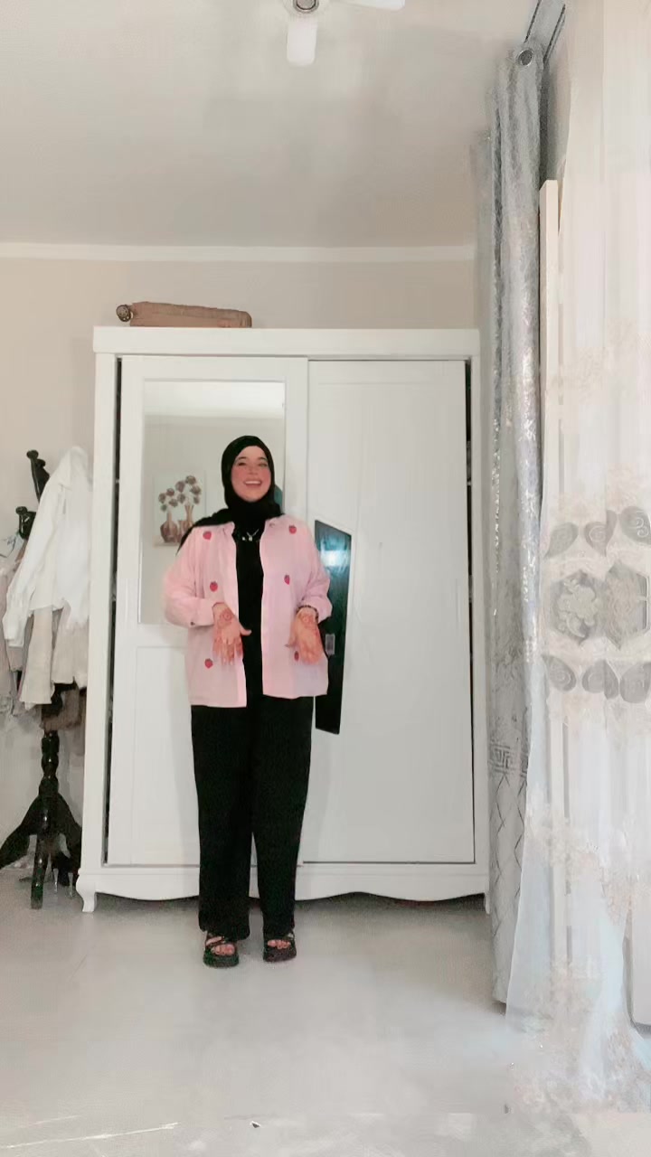 @بثينة شيبان Bouthaina Chibane
