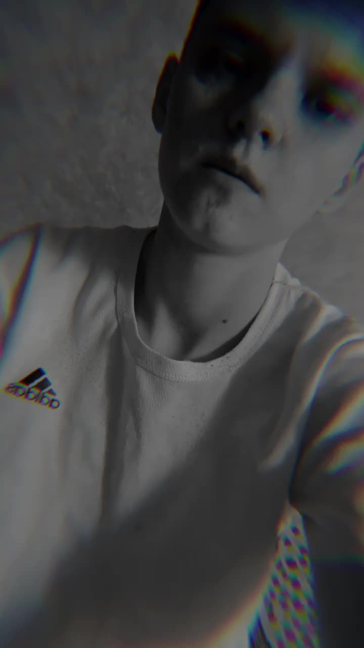 @𝓑𝓻𝓸𝓴𝓮𝓷 𝓗𝓮𝓪𝓻𝓽♡