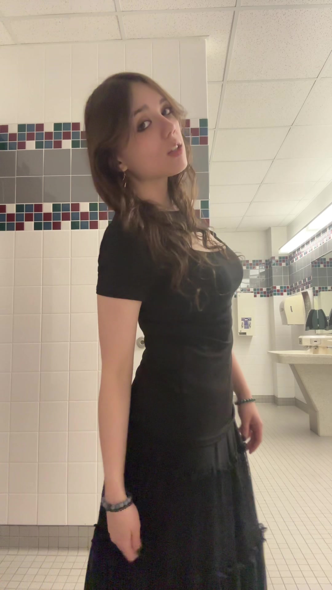 @ellieerosemaryy