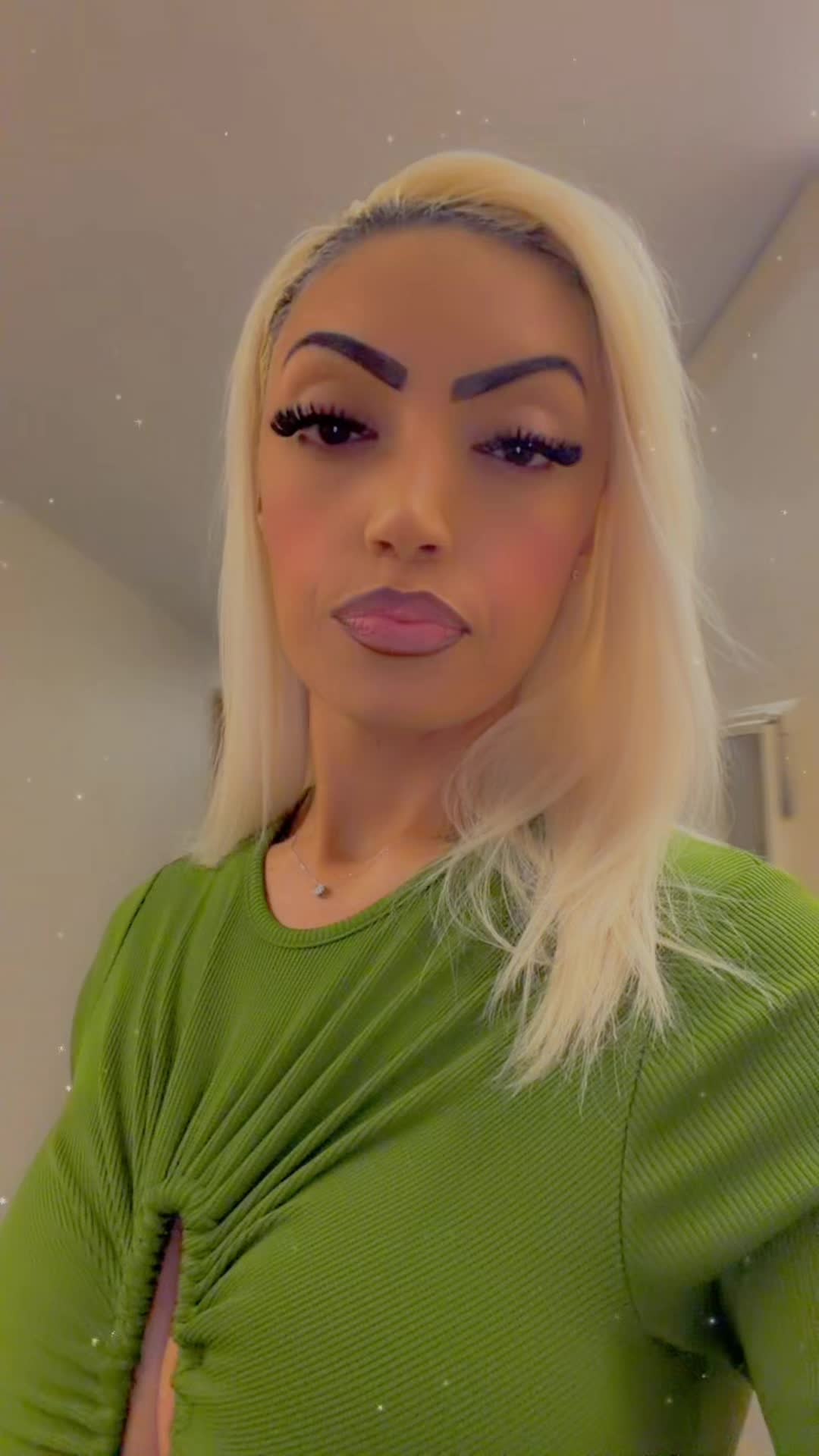 @Valdina_D