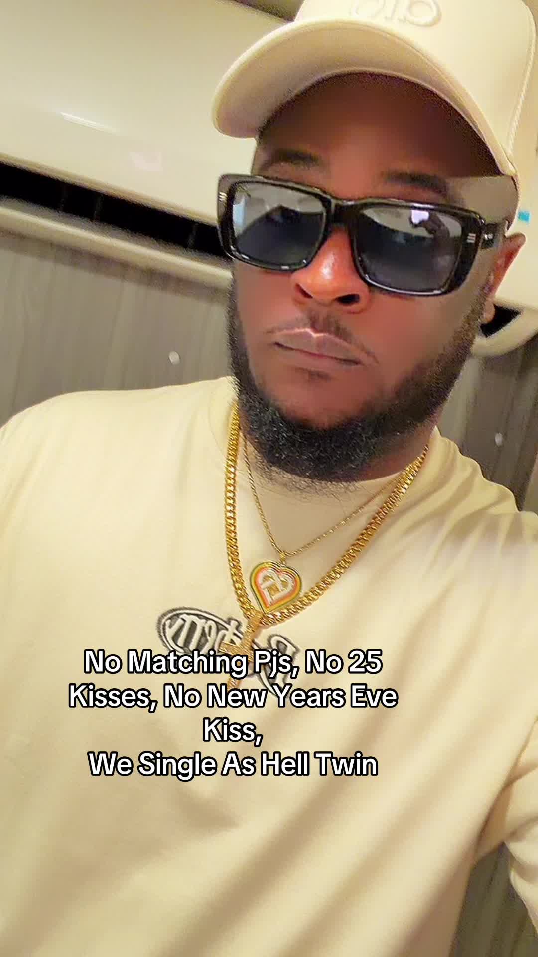 @K E I R O N G I B S O N