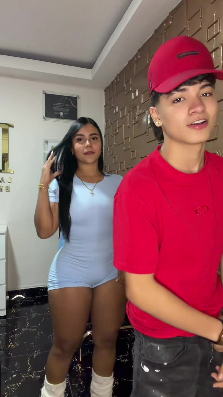 @Laura hurtado