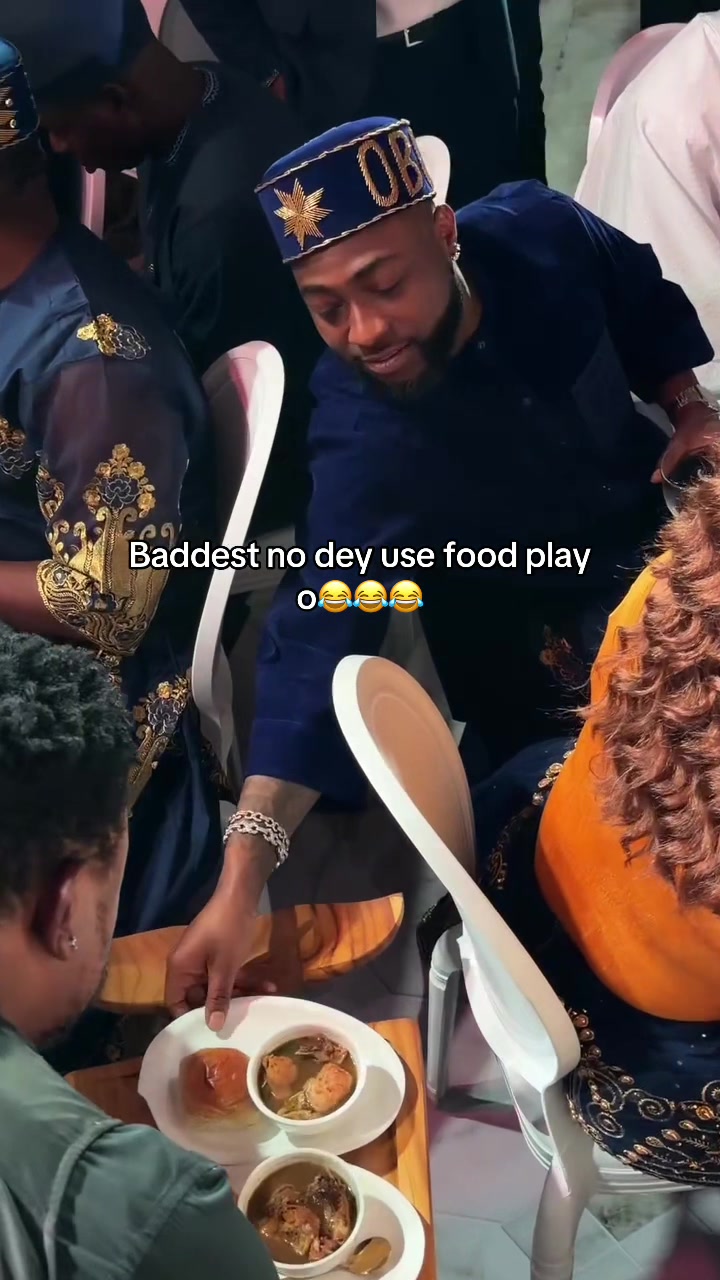 @EVERYTHING DAVIDO ❤️