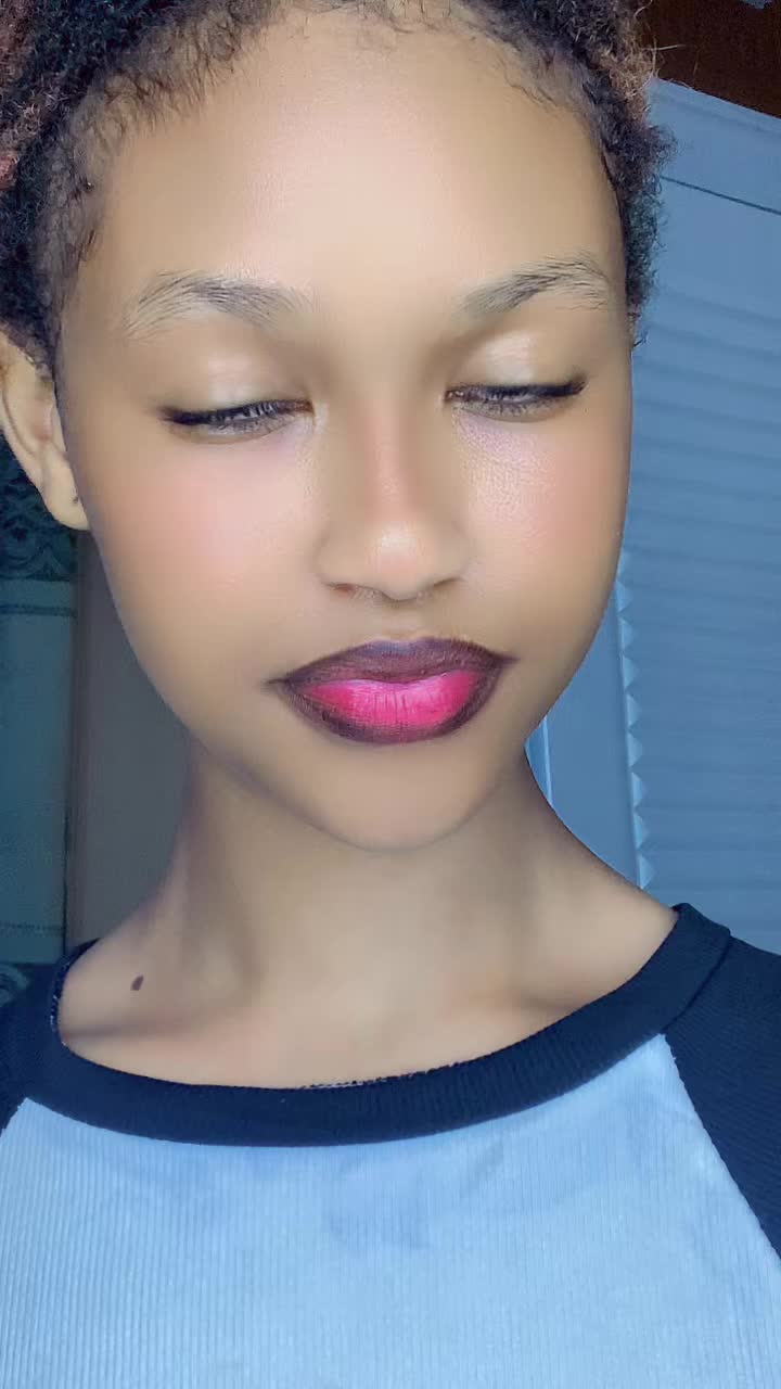 @Mira belle actrice