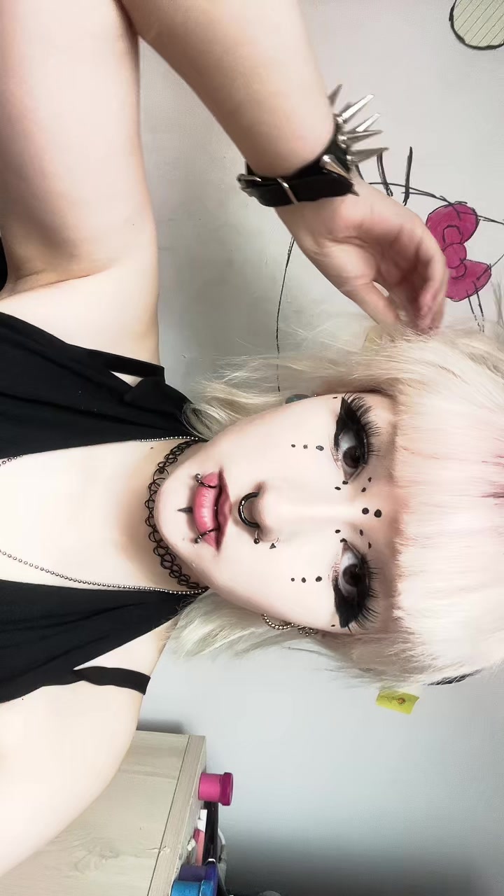 @KOᗰᑭOT ᒍᗩᑭKOᗯY🍎