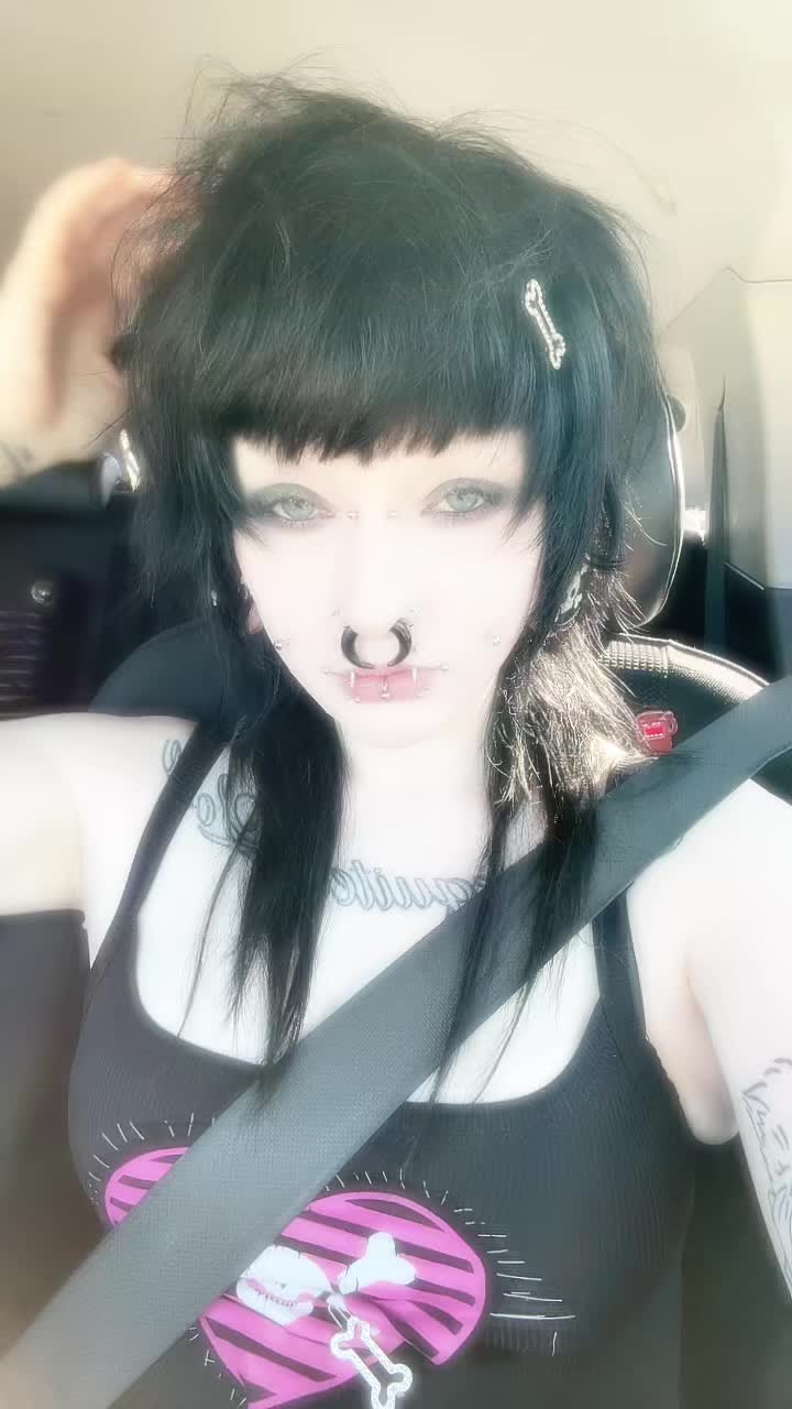 @audreysaysmeow