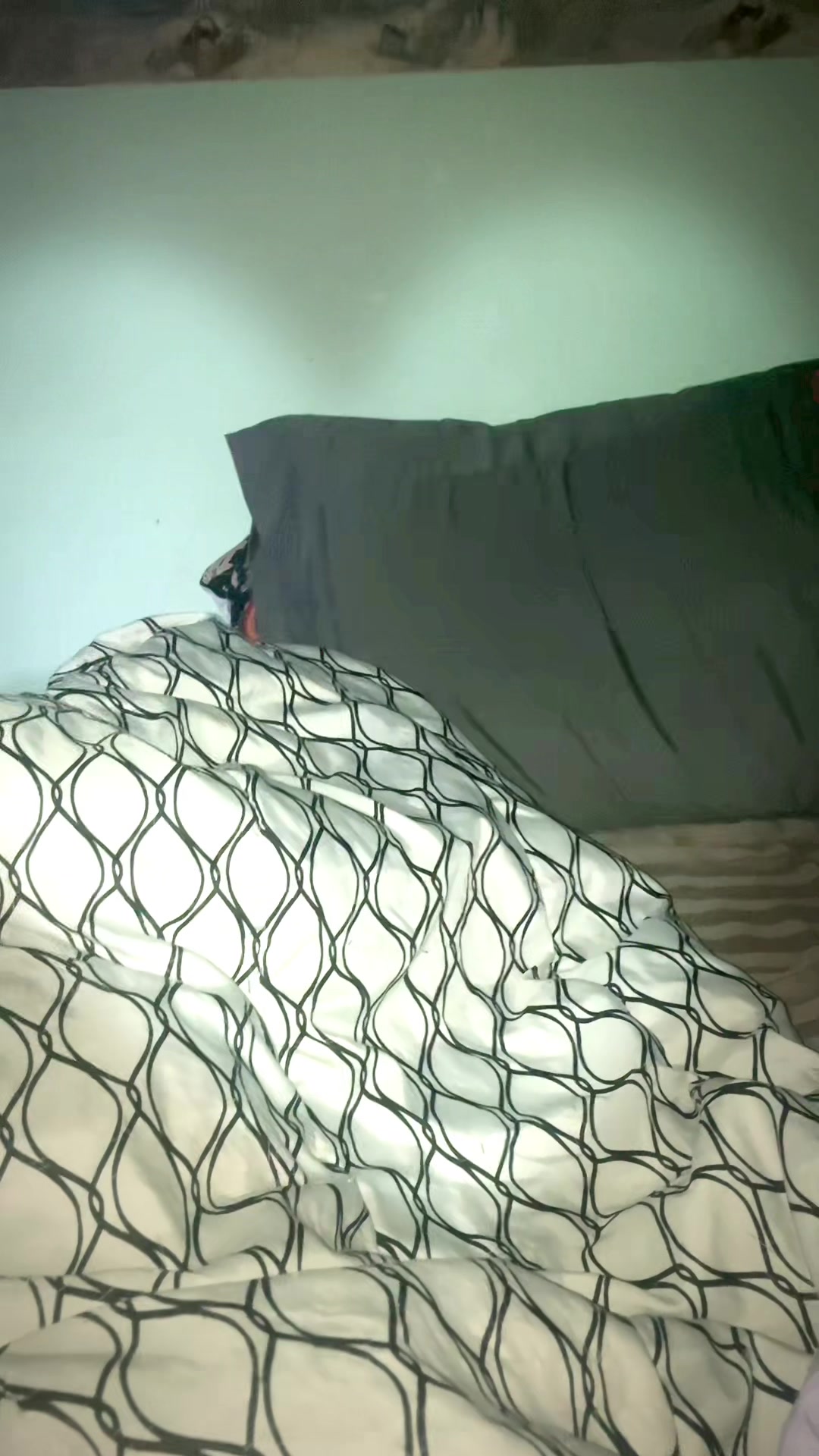 @EzraPlayz