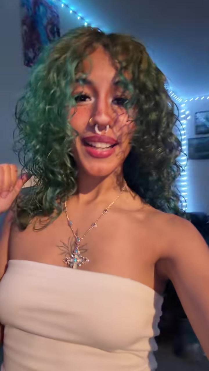 @lolasyk_
