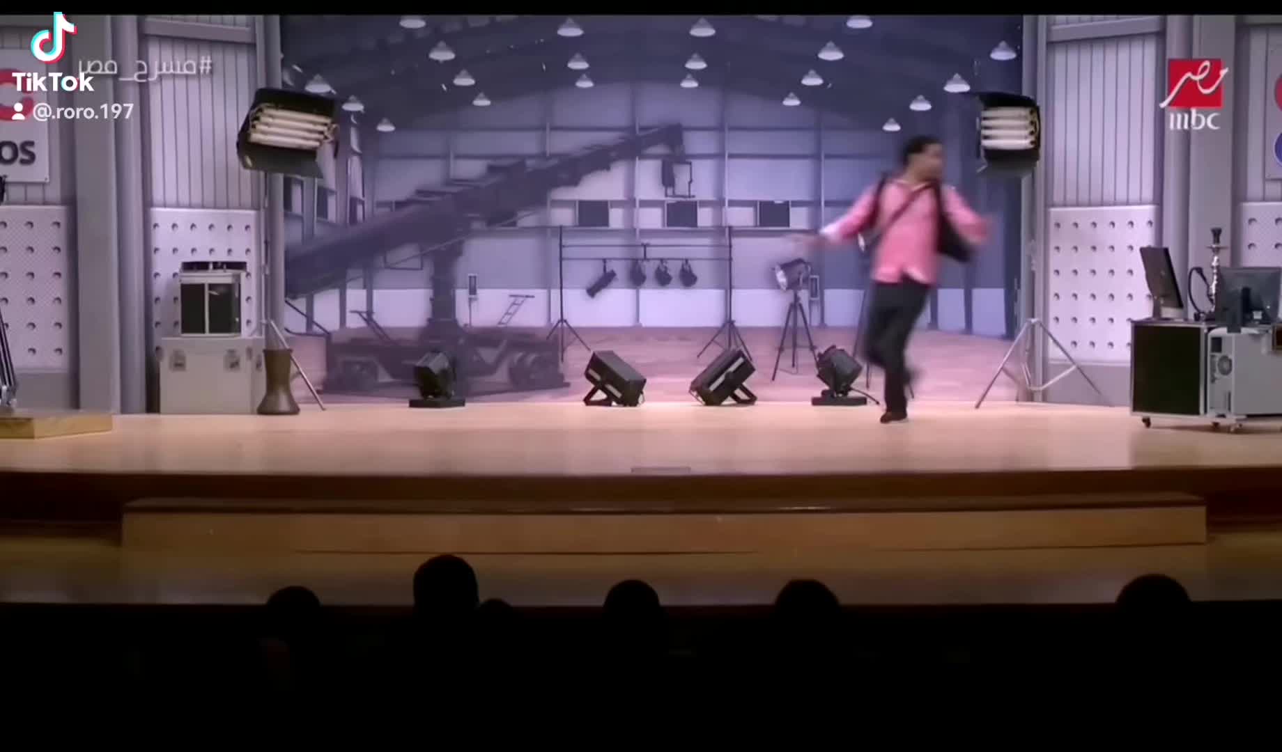 @كومديا 😂