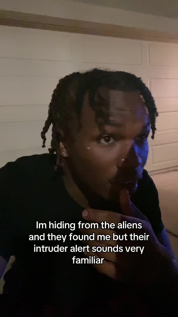 @👾