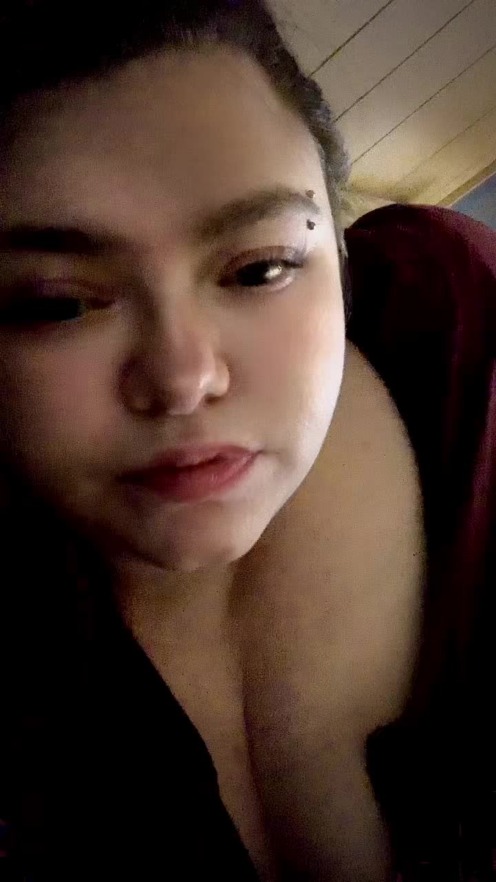 @FluffiBuniTushie