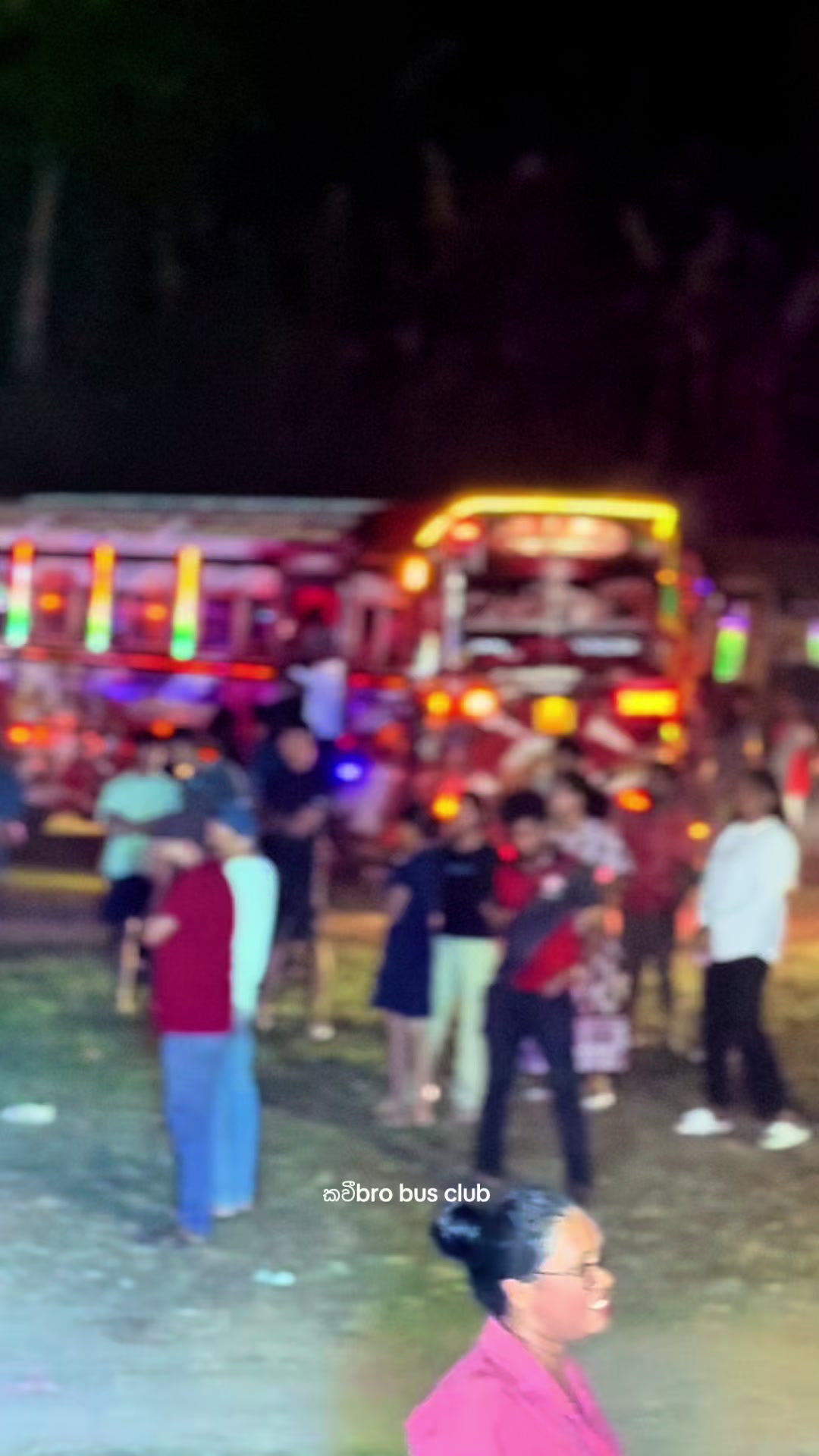 @කවී🇧 🇷 🇴 🄱🅄🅂 𝐂𝐋𝐔𝐁