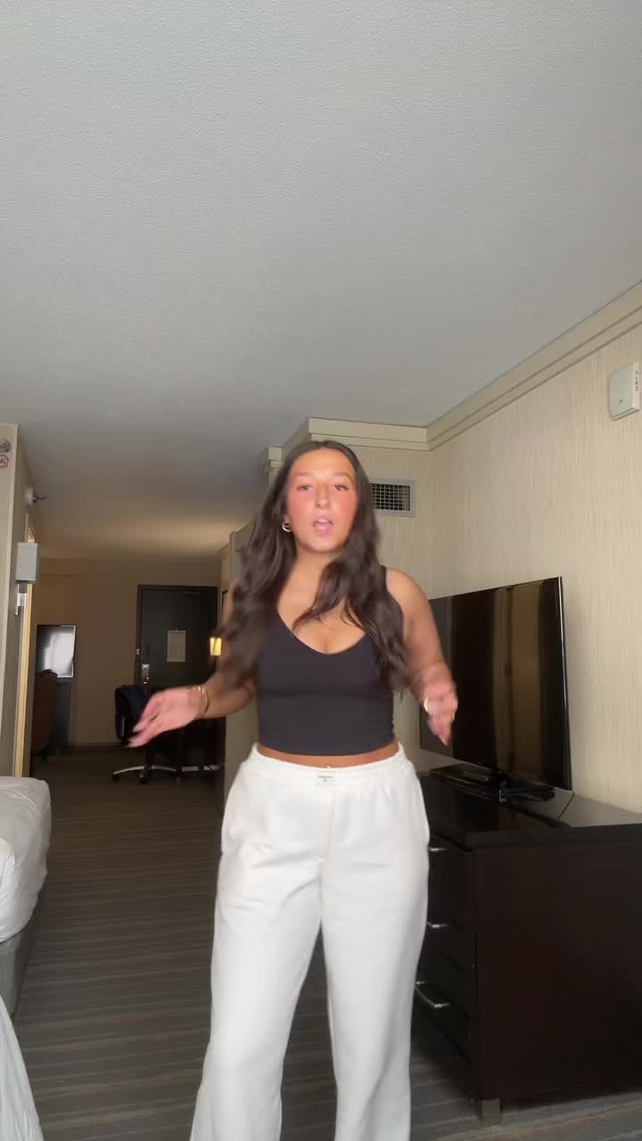 @bella