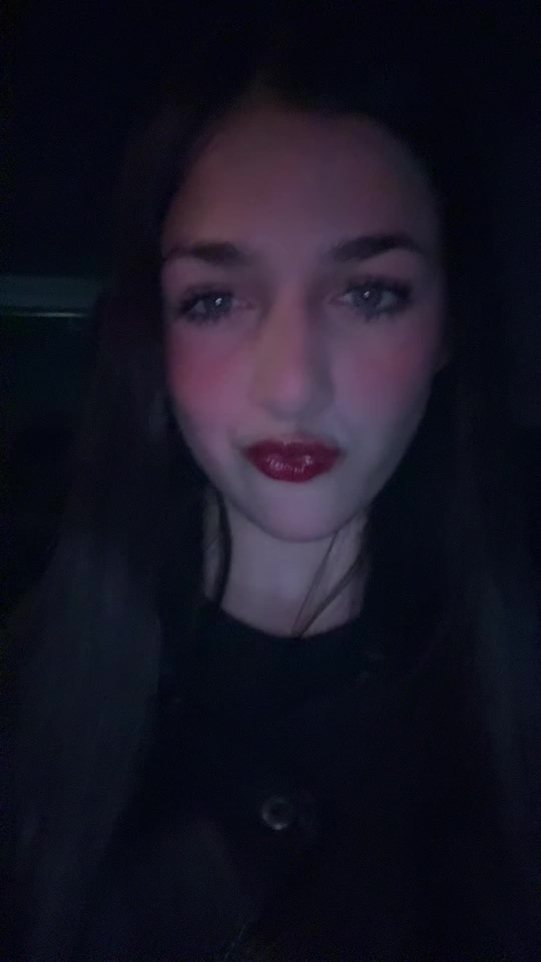 @abril_gabriele_