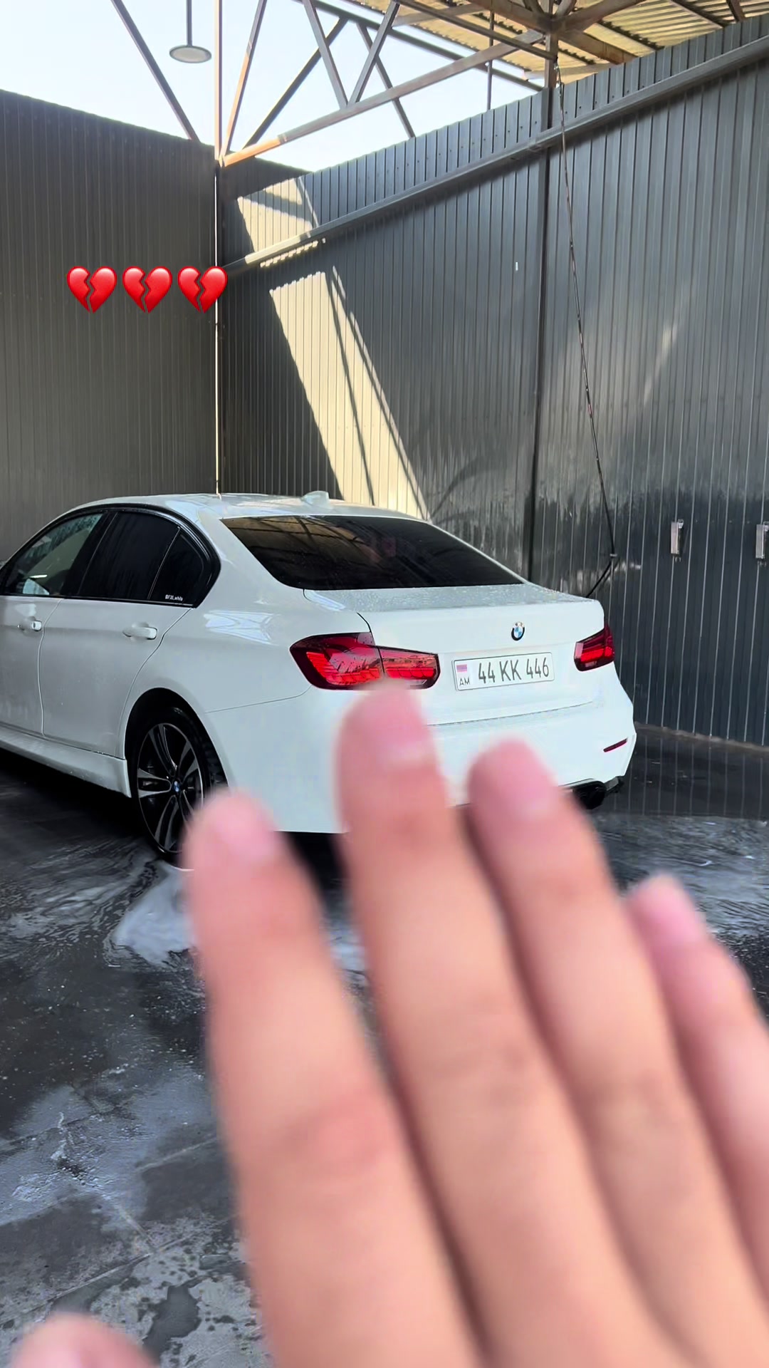 @F30_white