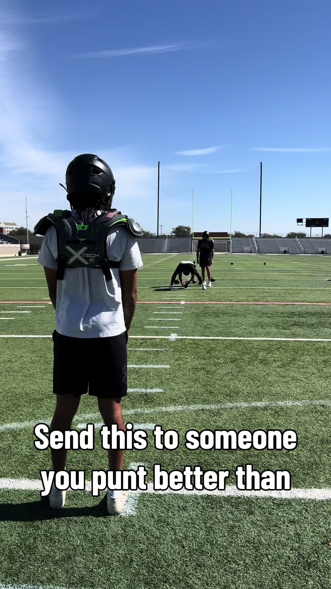 @4thDownHero - Mike Rivers