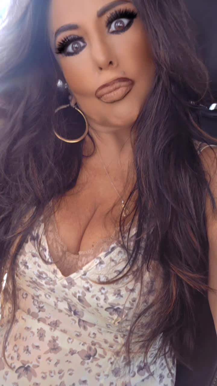 @Paola D