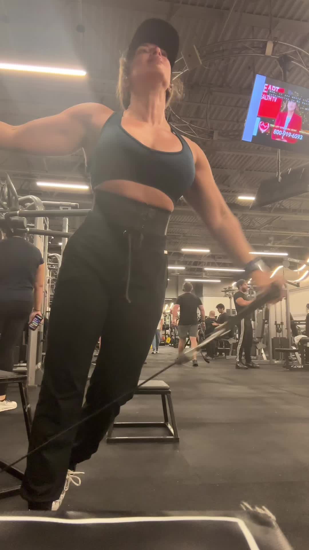 @Dana Dee68