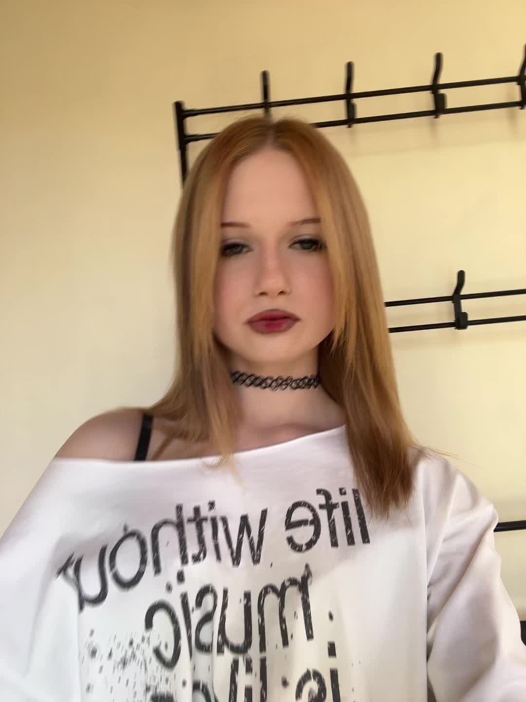 @вика