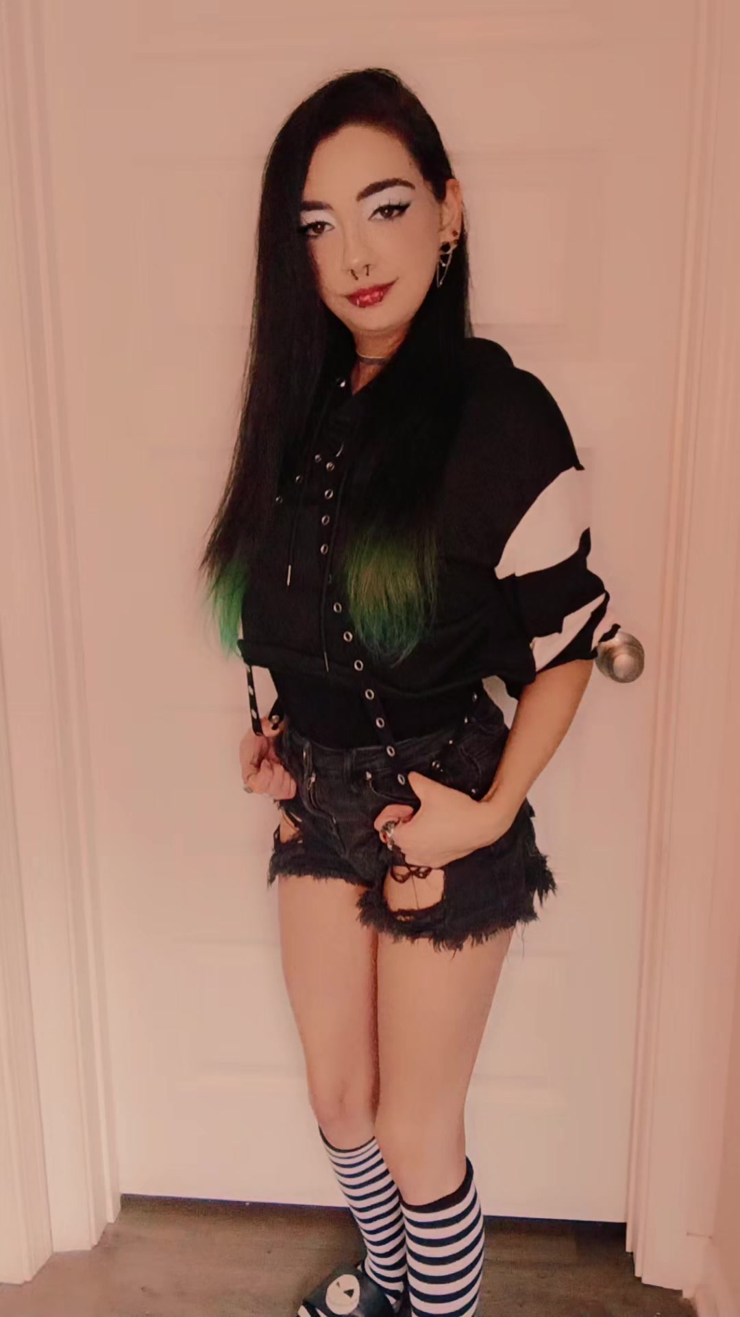 @𝕿𝖍𝖊𝕶𝖆𝖙𝖘𝕸𝖊𝖔𝖜🏳️&zwj;🌈