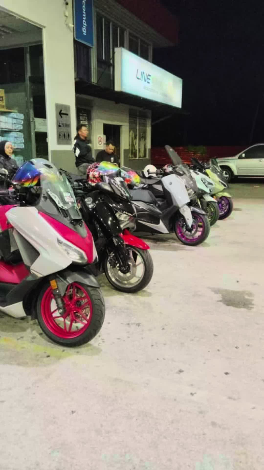 @ahli mesyuarat tingkap