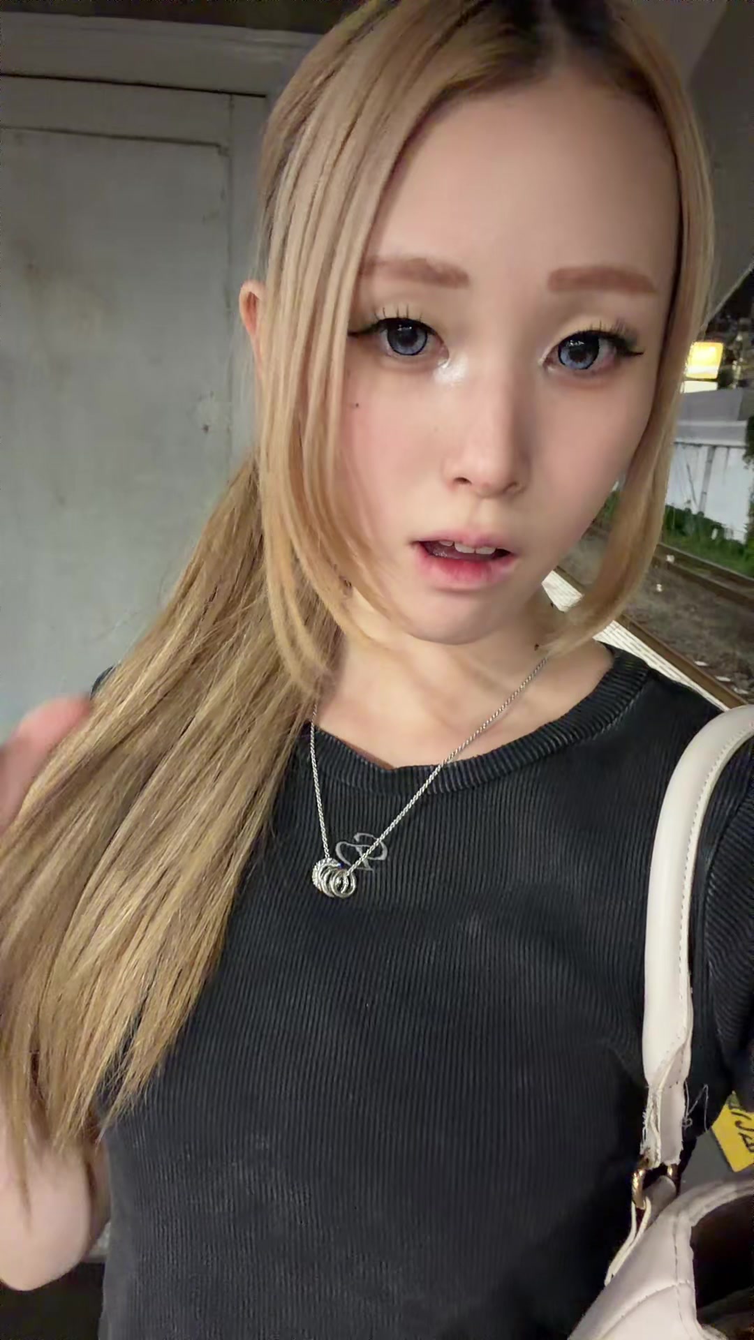 @ゆりな