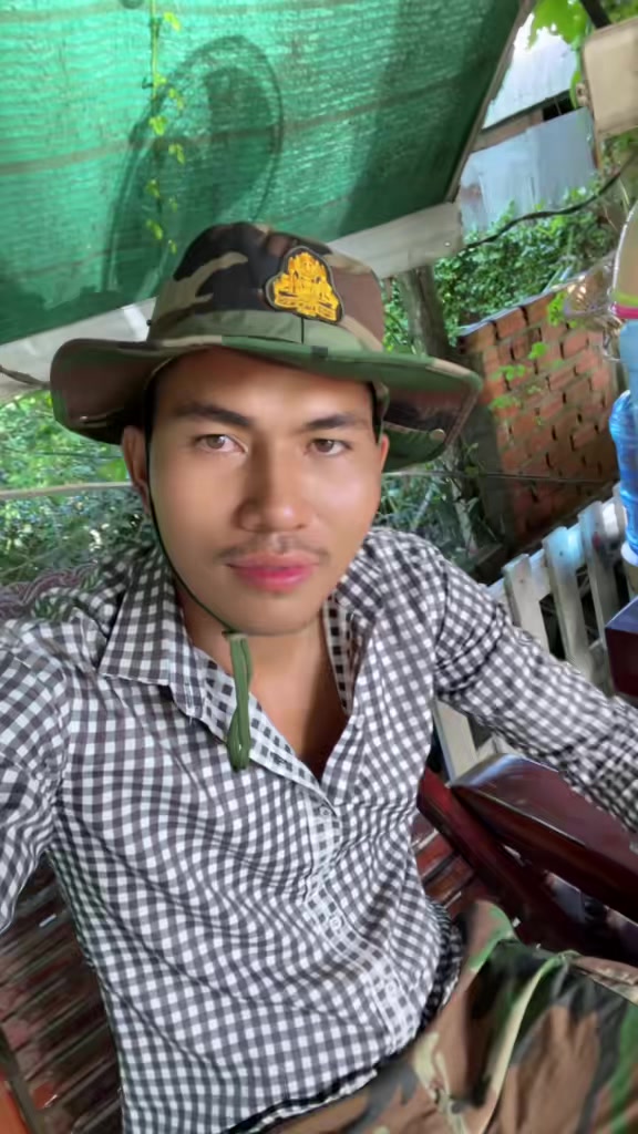 @ប្រុស ខ្មៅ..🇰🇭
