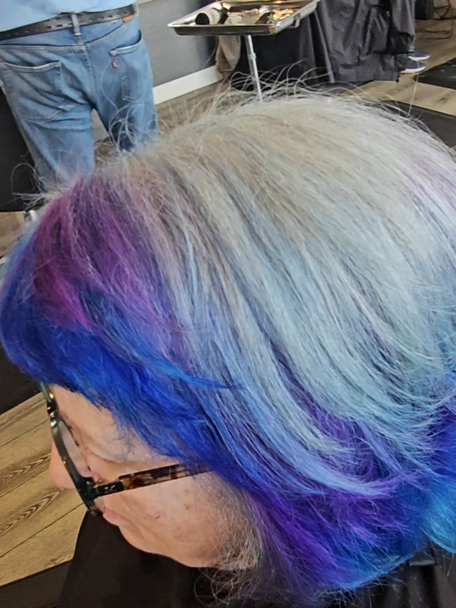 @Bear - Braxton Hairstylist