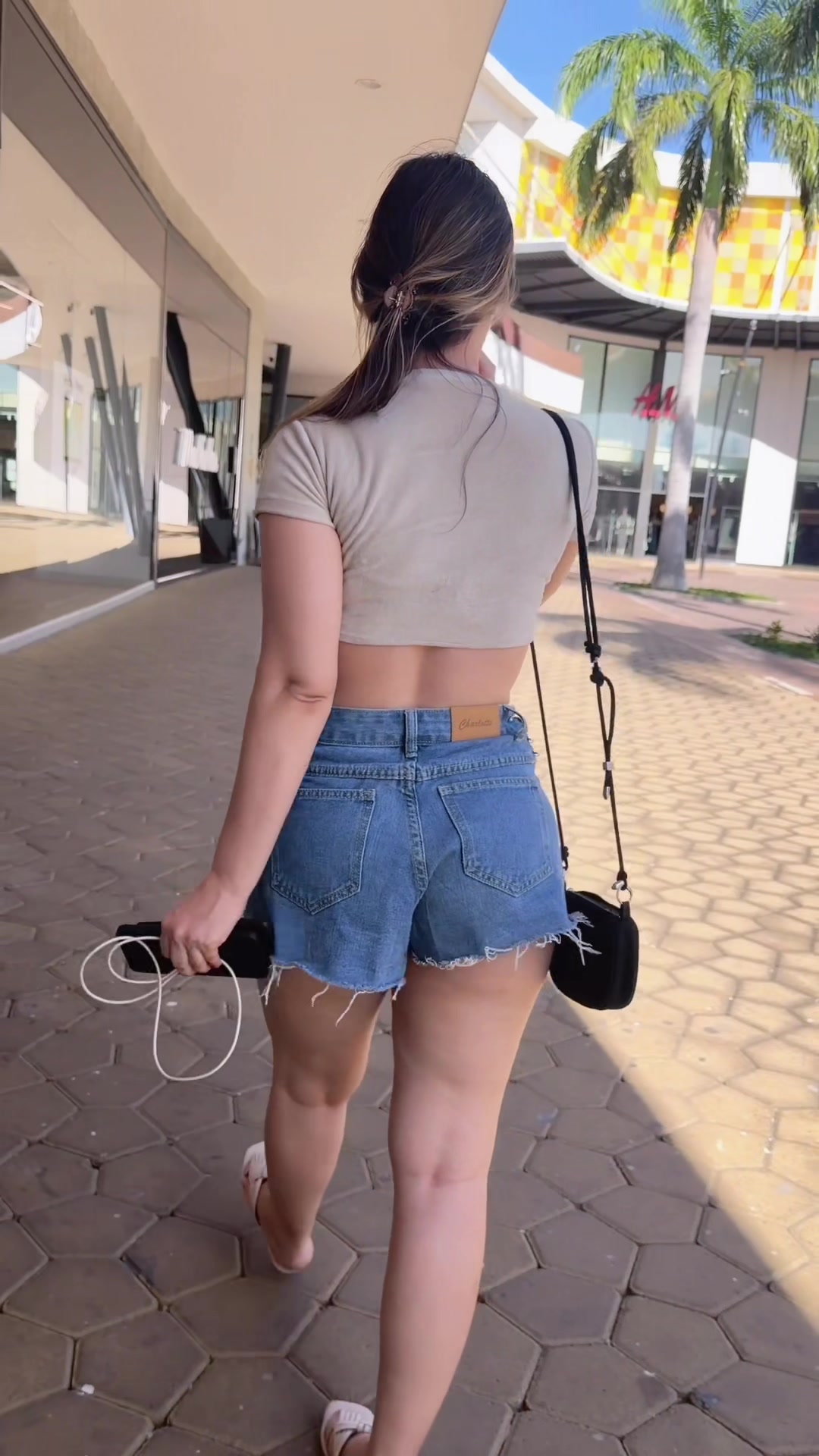 @Paola