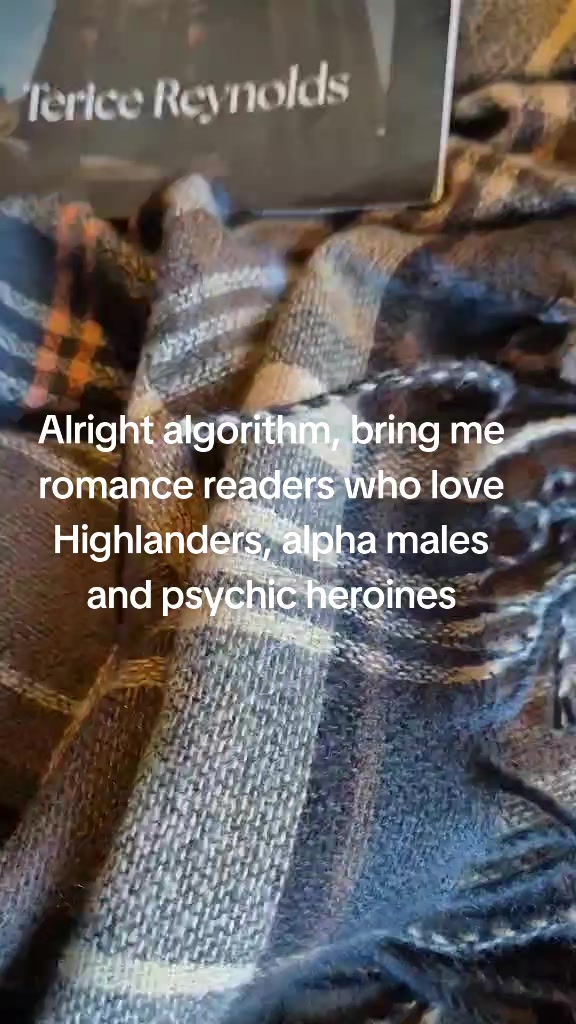 @RomanceReads