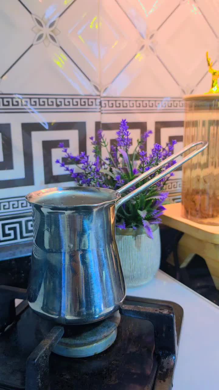 @حْوْرْ آلْعْيْنْ.
