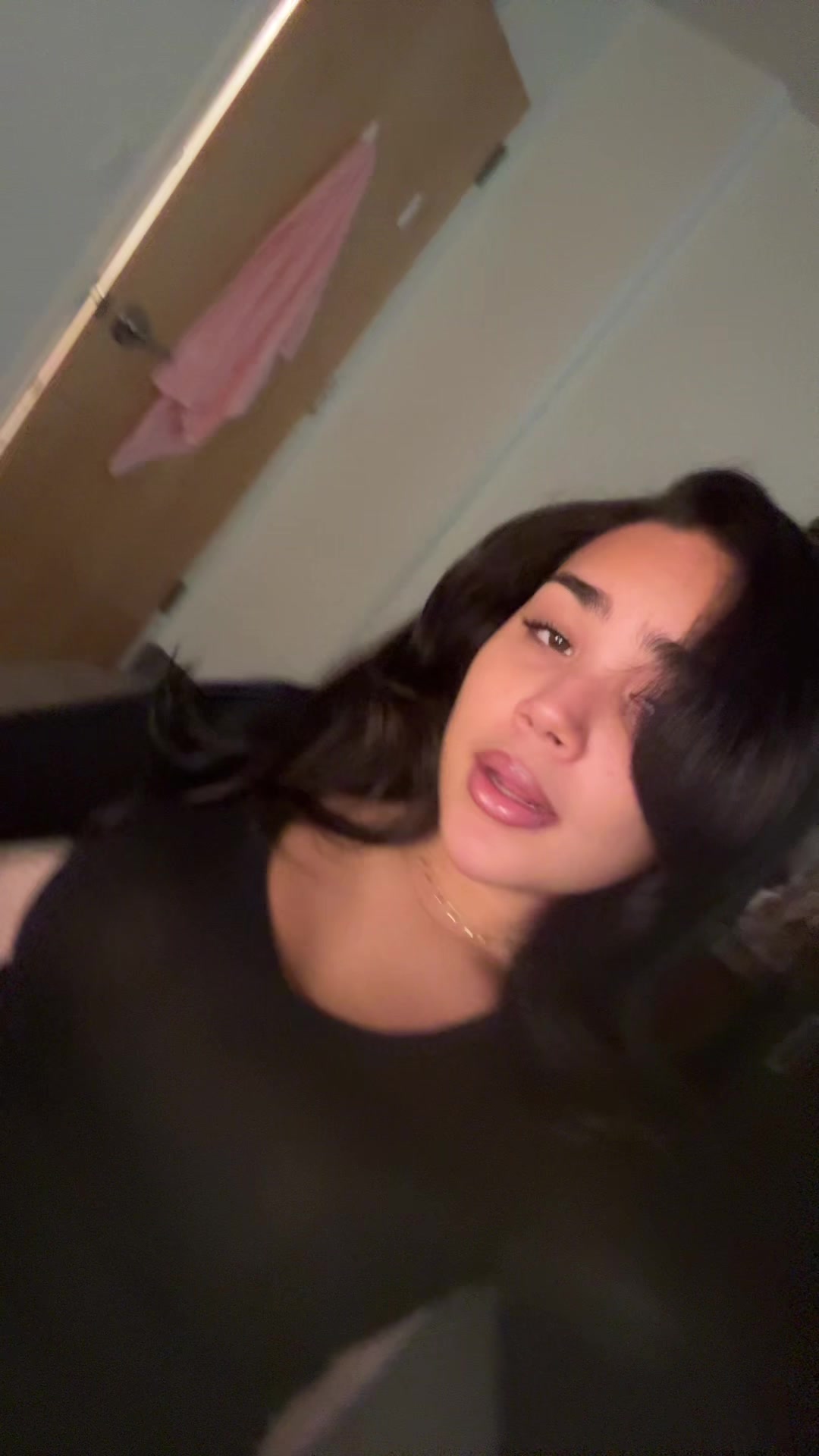 @hoyouisathot