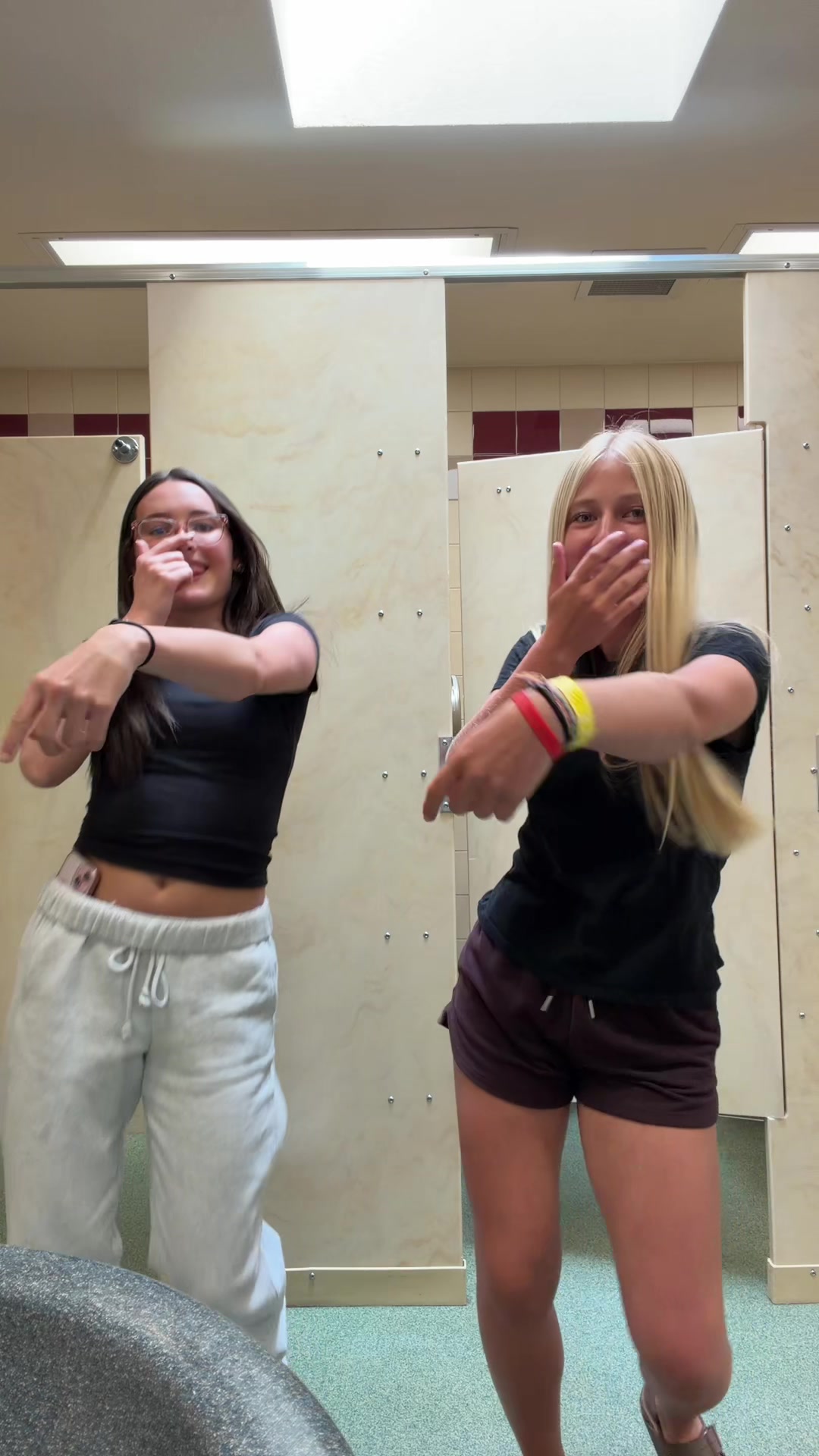@Dancing Dummies