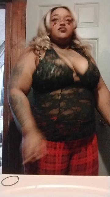 @👑 Queenstrawberry27